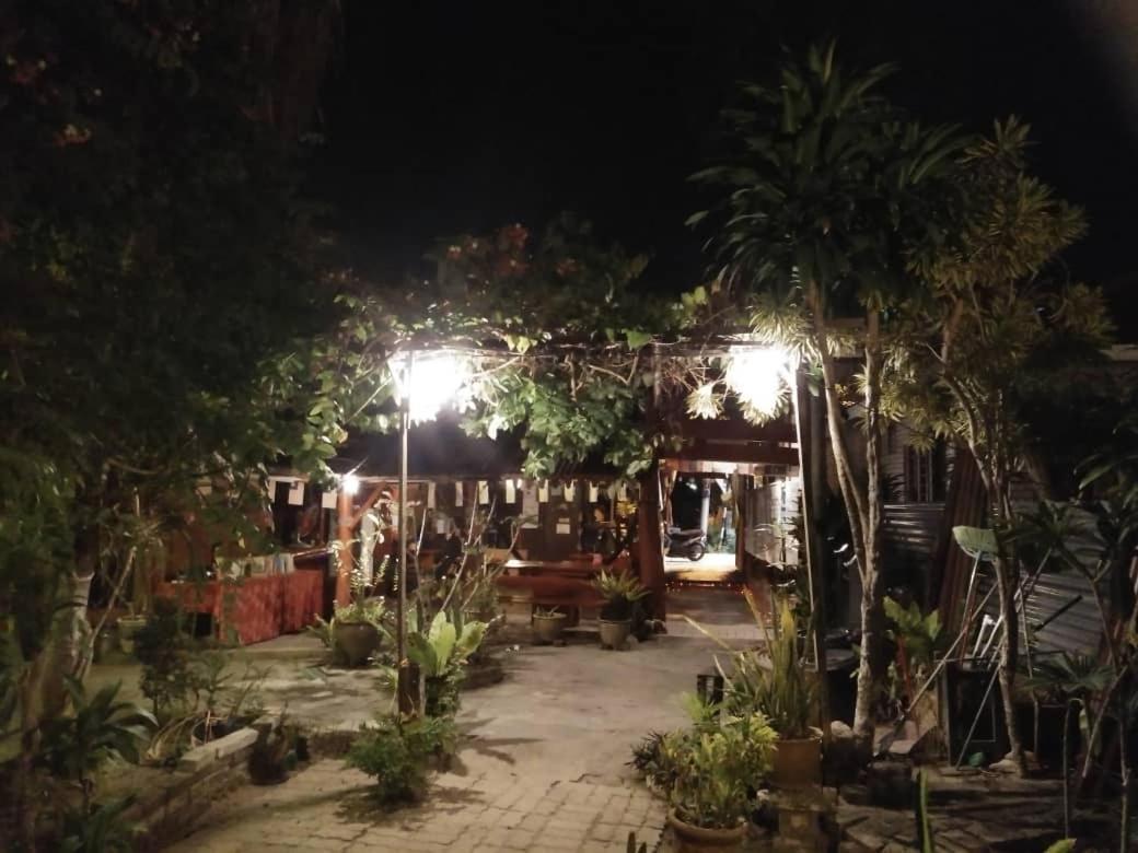 Nazri Nipah Camp Pangkor Hotel Кампунг Телук Нипа Екстериор снимка